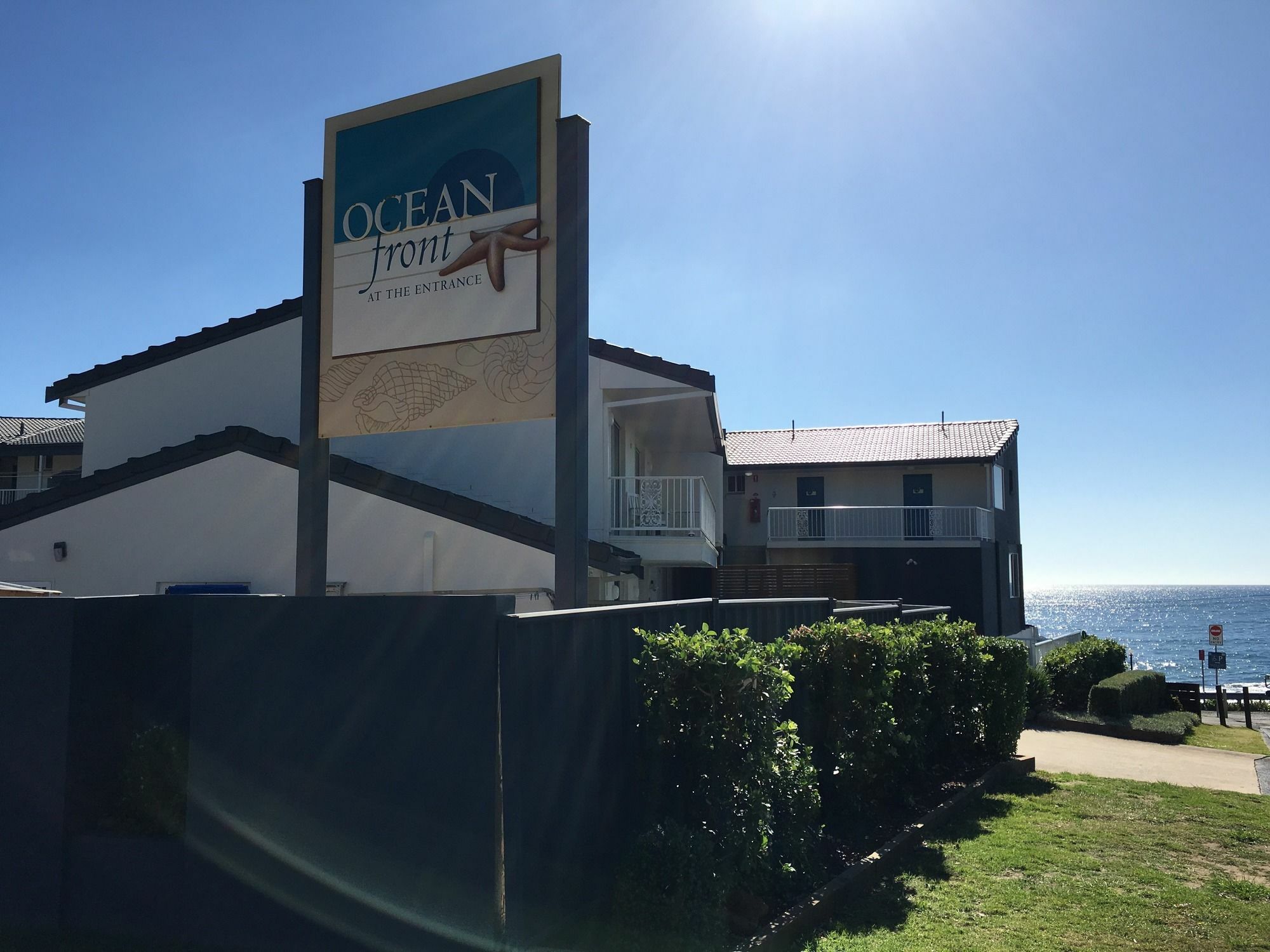 Ocean Front Motel Entrance Exterior photo